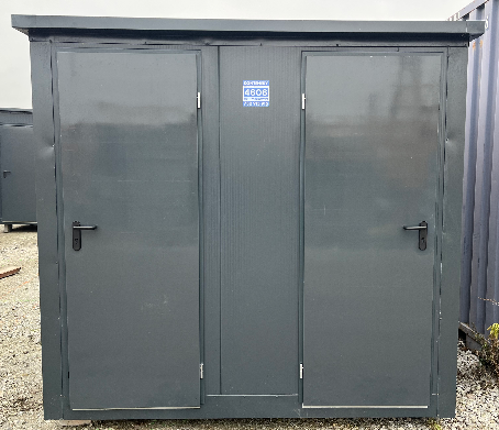 1 (1) NZ4606 KONTENER SANITARNY PODWÓJNY 2 KABINY + PISUAR 243x175x227 - obrazek 1