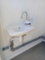 NZ4406 KONTENER SANITARNY PODWÓJNY 2 KABINY 245x173x229 - obrazek 10