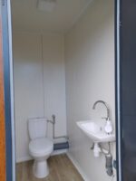 NZ4483 KONTENER SANITARNY 3 KABINY / WC / WC+PISUAR / PRYSZNIC / 376x176x248 - obrazek 9