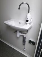 NZ4508 KONTENER SANITARNY PODWÓJNY 2 KABINY WC / WC + PISUAR 243x174x246 - obrazek 9