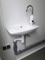 NZ4508 KONTENER SANITARNY PODWÓJNY 2 KABINY WC / WC + PISUAR 243x174x246 - obrazek 4