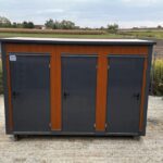 NZ5589 KONTENER PAWILON SANITARNY WC WYPOSAŻONY POTRÓJNY 3 KABINY – WC | WC + PISUAR | WC